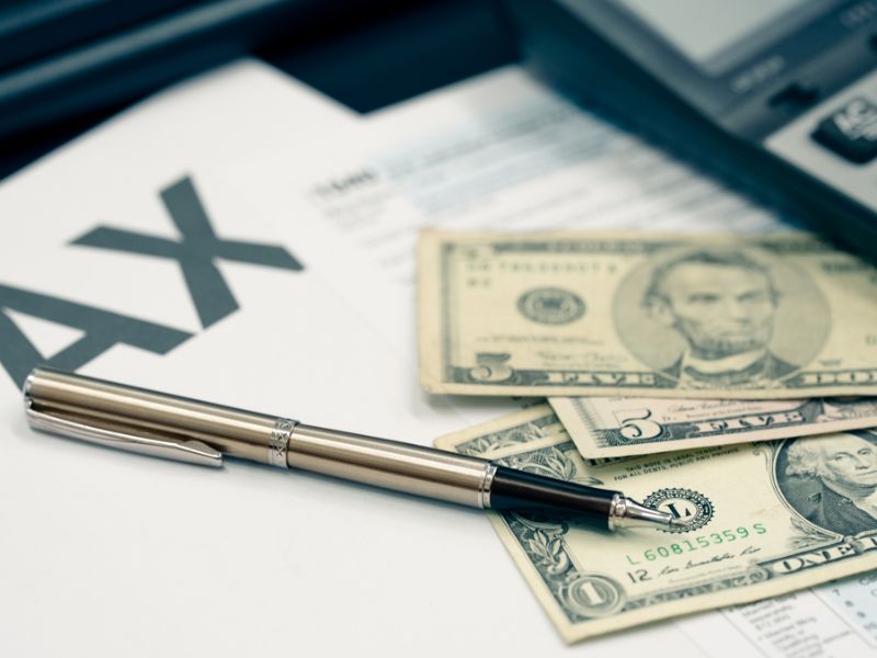 Documentos fiscales, dinero y control del sales tax